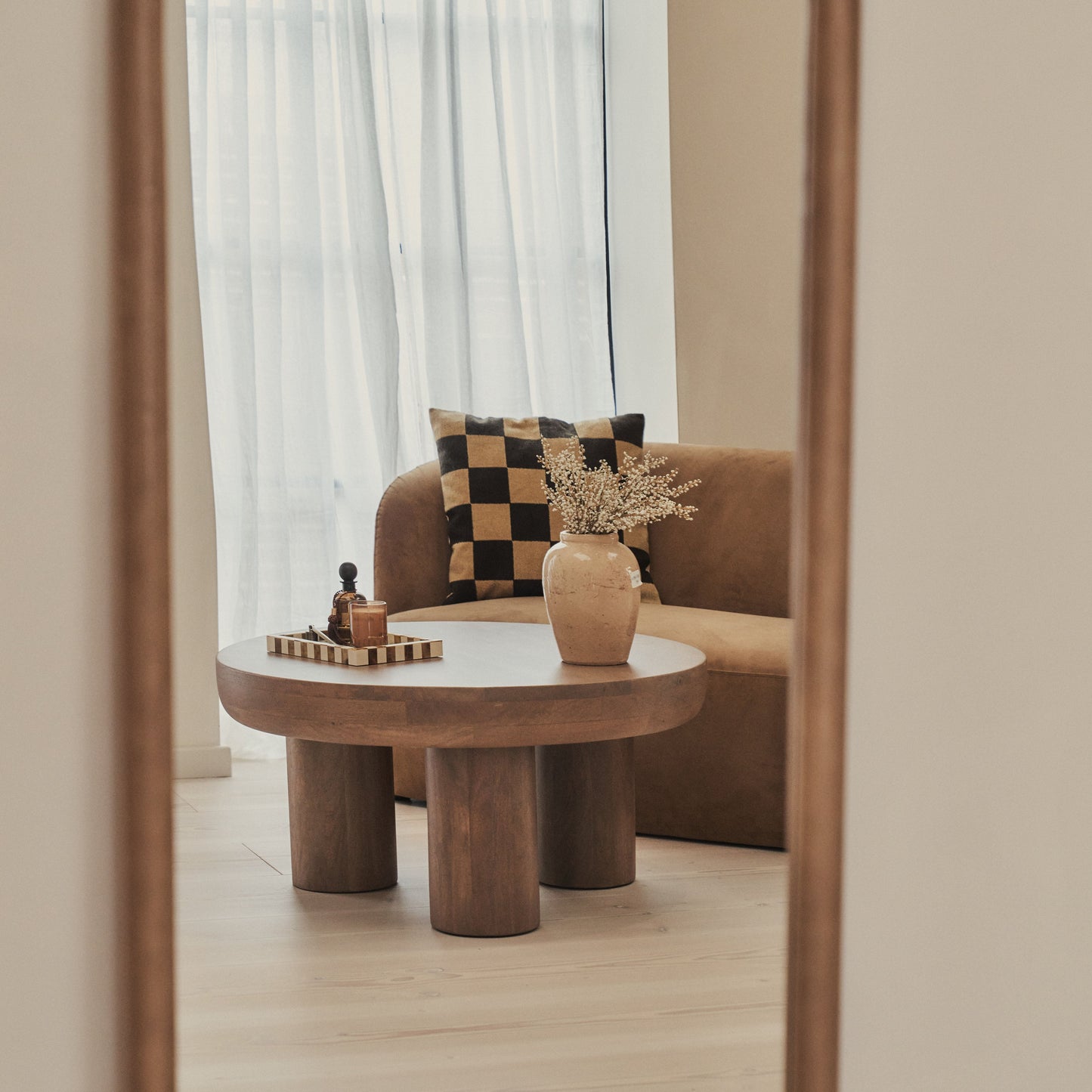 Design Boogspiegel in Warm Hout — Full Body Formaat (172 cm × 60 cm)