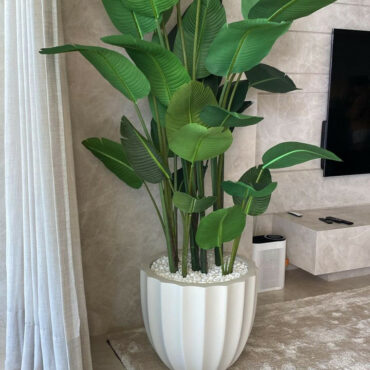 Realistic artificial flowering plant plant with vase for modern home decor