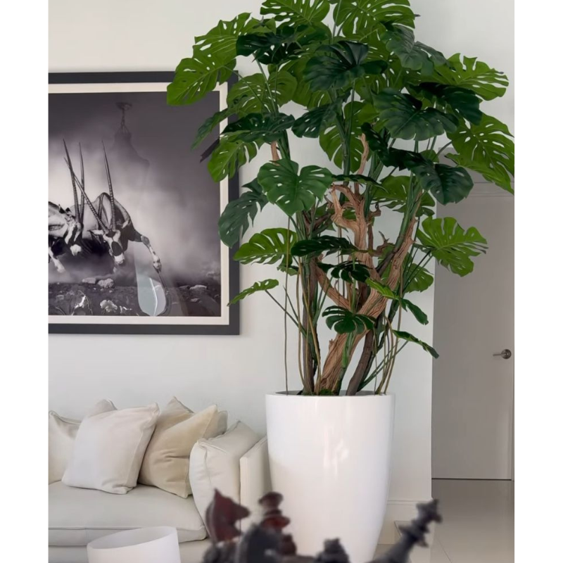 Realistic artificial flowering plant plant with vase for modern home decor