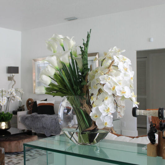 Realistic artificial flowering plant plant with vase for modern home decor