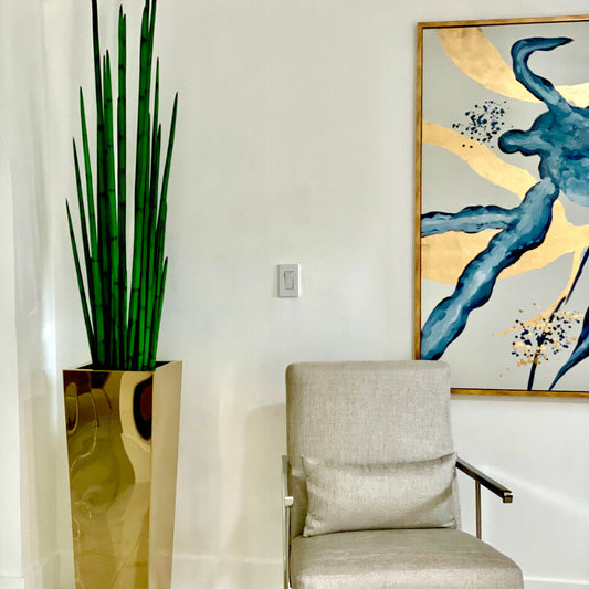 Realistic artificial flowering plant plant with vase for modern home decor