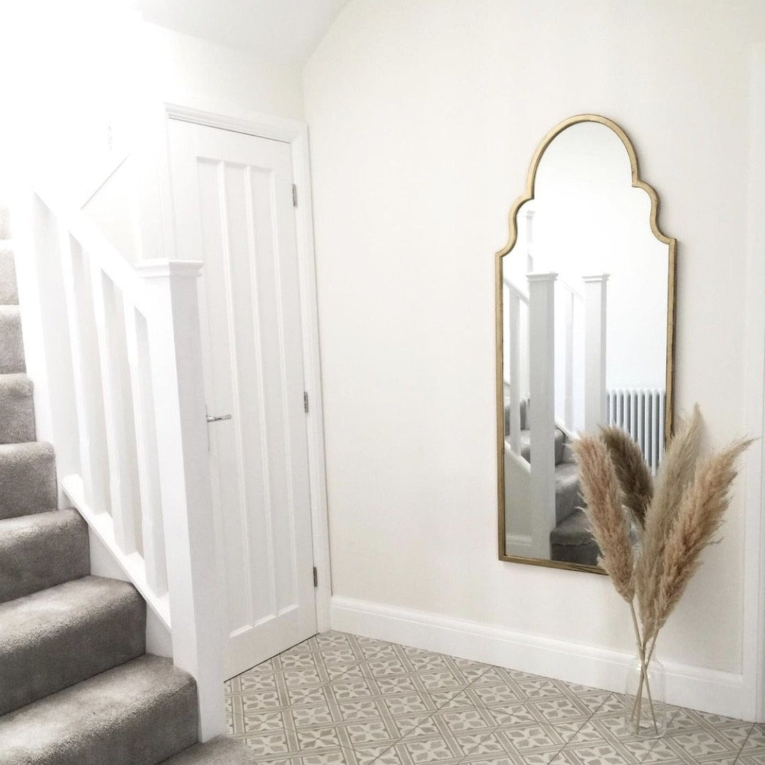 Design Boogspiegel in Goud Metaal — Groot Formaat (150 cm × 60 cm)